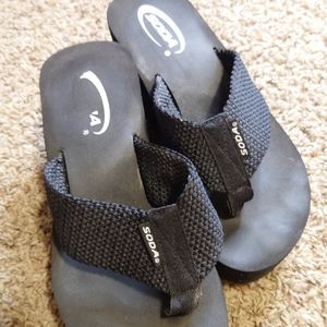 Vintage Y2K Platform Soda Flip Flops!